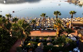 Costa Bitezhan Hotel  4*